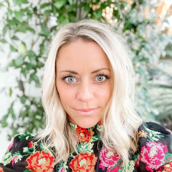 Meet your Posher, Amanda - Picture 1 of 1